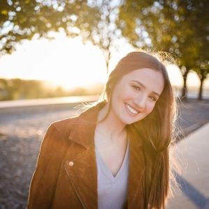 Meet your Posher, Claire